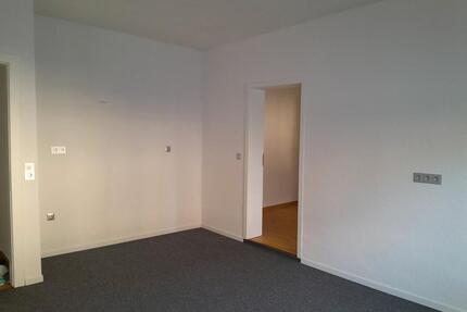 Haus mit Scheune + 2 Garagen & Doppelgarage + Hof & Garten - Hellenhahn-Schellenberg