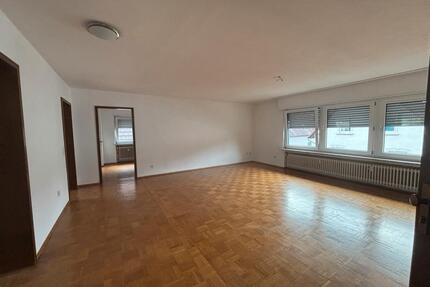 Großzügige 3-4 Zimmerwohnung mit ca.119qm im 1.OG - Karlsdorf-Neuthard