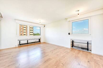 +++ West-Balkon & Fernblick - Am Wald & U-Bahn - inklusive TG-Stellplatz - modernisierungsbedürftig +++ - Stuttgart Mönchfeld