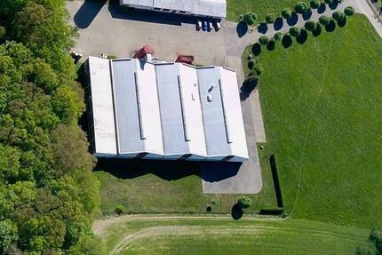 Lager-Produktionshallen mit Ausstellungs-Verwaltungsgebäude sowie landw. Flächen auf ca. 46.000 m² - Waren (Müritz) / Alt Falkenhagen Jägerhof