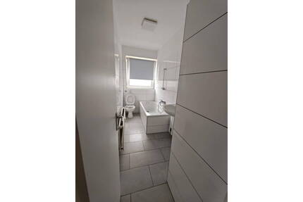 Sanierte 3,5-Zimmer-Wohnung in fußläufiger Uni-Nähe (150 m) - Balkon & Tageslichtbad - Essen Nordviertel