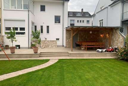 Haus zum Kaufen in Frankfurt 1.275.000,00 € 166.37 m²