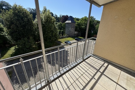 Idyllisch wohnen im Zentrum von Weida. 3 Raum Wohnung mit Balkon und Aufzug!