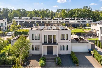 Einfamilienhaus in exklusiver Lage mit Aufzug, Wintergarten & großem Garten - Groß Glienicke