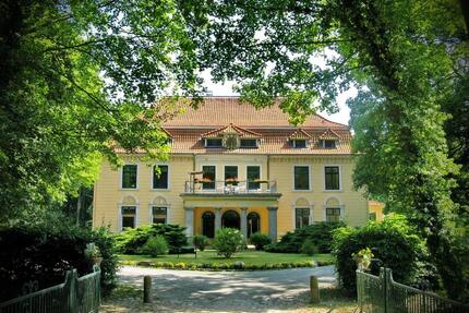 2-3-Zi-Whng. 75 qm im Schloss mit Blick in den Schlosspark - Wittenburg