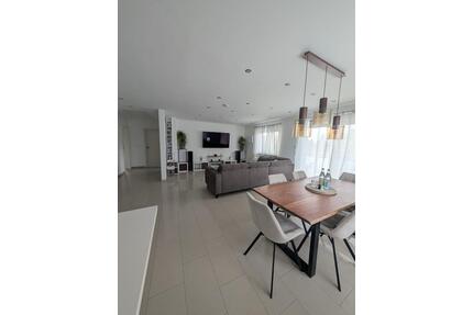 Helle 3-Zimmer Wohnung · ca. 105m² · Balkon · 2 Stellplätze - Göppingen