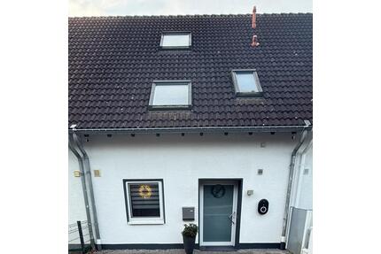 modernes Reihenhaus mit Fußbodenheizung und Terrassenüberdachung - Lüdenscheid Staberg