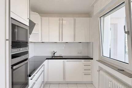 Sonniger Südbalkon - attraktive Wohnung im 5. OG mit Aufzug und hochwertiger Küche - Ratingen Zentrum