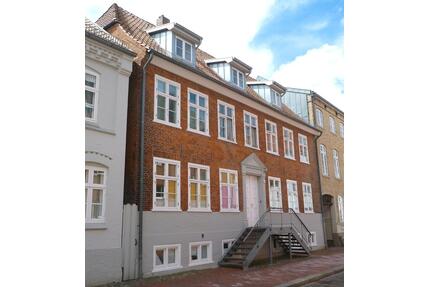 Großzügige Dachgeschosswohnung mit gehobener Ausstattung - Rendsburg