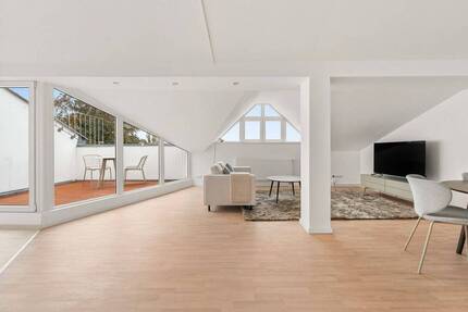 Direkt einziehen! Moderne 2 Zimmer + Süd-West-Balkon, Einbauküche, Wannenbad + Abstellraum, Aufzug - Hamburg Lurup