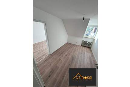 ERSTBEZUG NACH RENOVIERUNG - 3 ZIMMERWOHNUNG MIT EINBAUKÜCHE - Nürnberg / Herpersdorf