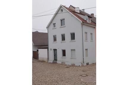 Haus zum herrichten - 150.000,00&nbsp;EUR Kaufpreis, ca.&nbsp; 100,00&nbsp;m&sup2; in Riegel am Kaiserstuhl (PLZ: 79359)