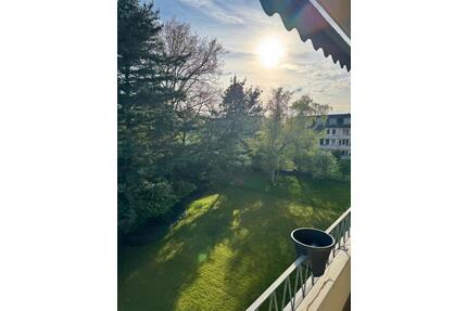 ruhige 2 Zimmer Wohnung mit Sonnenbalkon und Blick ins Grüne - Düsseldorf Stadtbezirk 3