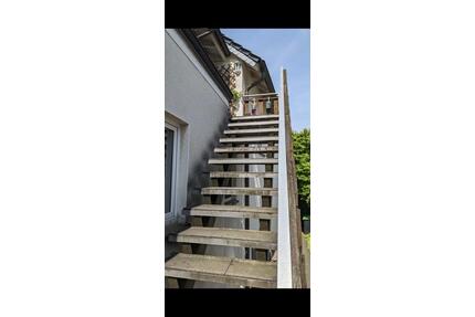 Dachgeschosswohnung - 1.100,00&nbsp;EUR Kaltmiete, ca.&nbsp; 70,10&nbsp;m&sup2; in Odenthal (PLZ: 51519)