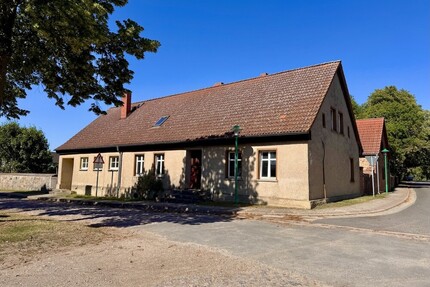 HORN IMMOBILIEN ++ RESERVIERT++großes Haus bei Carmzow bei Prenzlau, sehr ruhige Lage - Carmzow-Wallmow / Cremzow