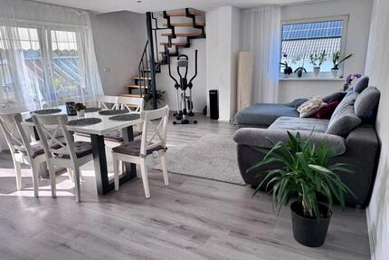 4-Zimmer-Dachgeschosswohnung mit Balkon und Stellplatz - Herxheim bei Landau/Pfalz