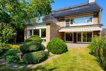 Haus zum Kaufen in Krefeld 785.000,00 € 195 m²