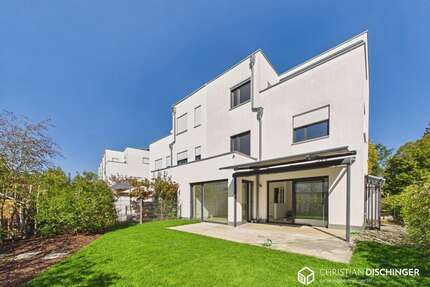 Haus zum Mieten in Regensburg 2.268,00 € 165 m²