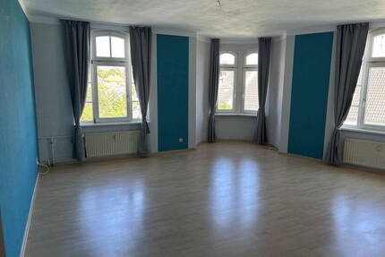 Großzügige 3 Zimmer, Küche, Bad Altbauwohnung Nähe Bebelplatz - Kassel West