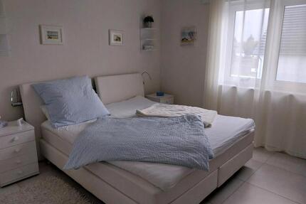 Schönes großes Ferienzimmer mit eigenem Duschbad - Lubmin