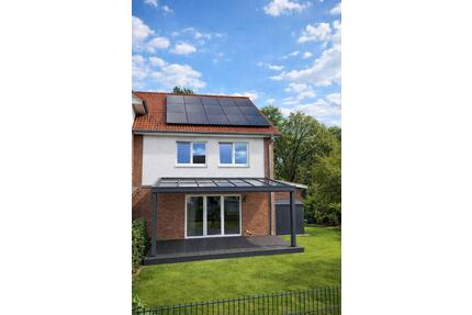 Exklusives Reihenendhaus – Erstbezug nach aufwendiger Sanierung mit PV-Anlage & sonnigem Garten - Bad Fallingbostel