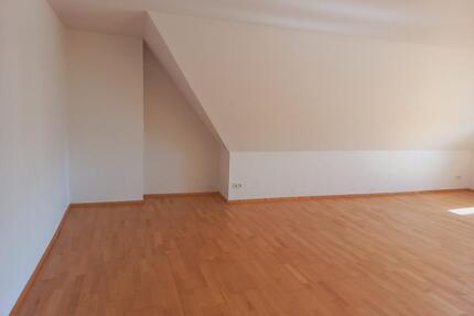 Dachgeschosswohnung - 654,00&nbsp;EUR Kaltmiete, ca.&nbsp; 88,00&nbsp;m&sup2; in Nordhausen (PLZ: 99734)