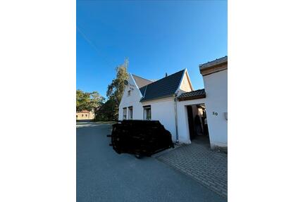 Grundstück mit nebengelass - 35.000,00&nbsp;EUR Kaufpreis, ca.&nbsp; 80,00&nbsp;m&sup2; in Raguhn-Jeßnitz (PLZ: 06779)