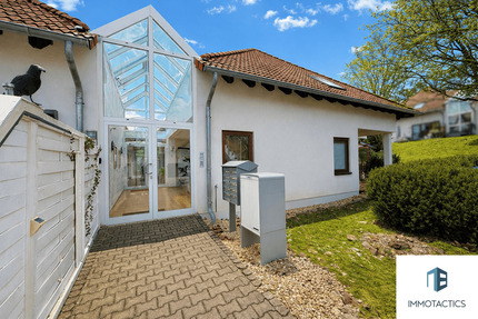 2,5-Zimmer-Erdgeschosswohnung mit überdachter Terrasse, Stellplatz und Kellerfläche in Stromberg