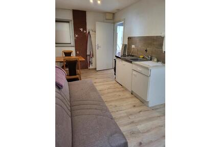 Zweier WG,-Zimmer mit eigener Küche zu vermieten - Frankfurt am Main Fechenheim