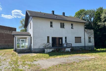 Haus in Aue, Privat oder Gewerbe, Sanierungsbedürftig - Aue-Bad Schlema