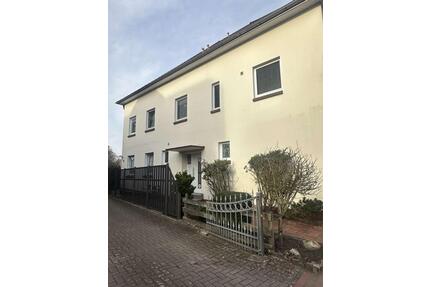 Am Brink: Helle 3-Zimmer-Wohnung mit Balkon - Bad Zwischenahn