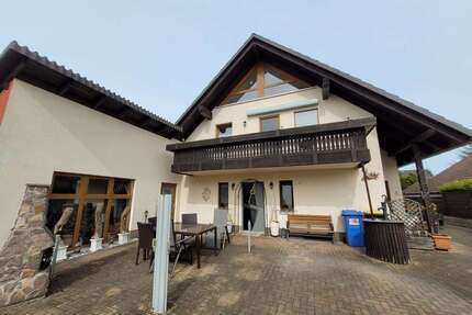Haus zum Kaufen in Augustusburg 449.000,00 € 250 m²