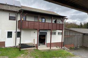 Vermiete 4- Zimmerwohnung mit Balkon in 3- Familienhaus, - Fichtenberg