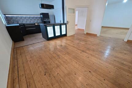 5-Zimmer-Altbauwohnung | 136 m² | frisch renoviert | Balkon & EBK - Bad Oeynhausen