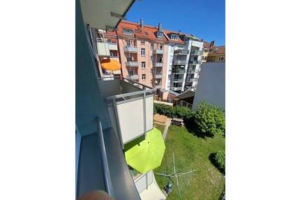 Für Treppensteiger - 2-Zimmer-Wohnung mit Balkon in der Nürnberger Südstadt, Halskestr. 3 - 4. OG ohne Aufzug