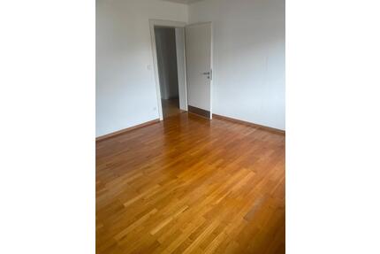 Bürofläche Büroräume - 600,00&nbsp;EUR Kaltmiete, ca.&nbsp; 75,00&nbsp;m&sup2; in Reutlingen (PLZ: 72766) Sondelfingen