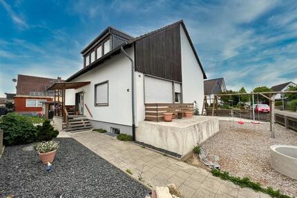 Groß Gleidingen: DG Wohnung mit 3 Zimmern und ca. 85qm - Vechelde