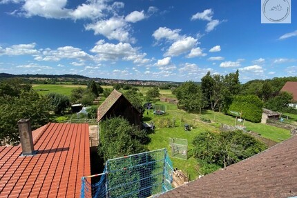 1 Familienhaus mit Potenzial und sehr großem Garten - Straubenhardt
