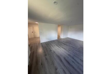 + + + 3 ZKB WOHNUNG ZU VERMIETEN IN SAARBRÜCKEN + + +