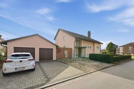 Gepflegtes Zweifamilienhaus mit großem Garten, Terrasse & Balkon - ideal für Mehrgenerationen - Grenzach-Wyhlen