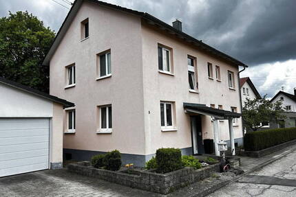 Zweifamilienhaus zum Kauf - 350.000,00&nbsp;EUR Kaufpreis, ca.&nbsp; 192,00&nbsp;m&sup2;&nbsp;Wohnfl&auml;che in Kolbingen (PLZ: 78600)