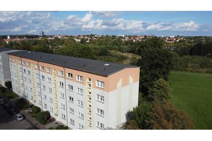 Charmante 2-Zimmer-Wohnung nahe Zentrum mit Tageslichtbad“ - Borna