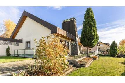 Repräsentatives Wohnhaus mit Einliegerwohnung, Sauna & liebevoll angelegtem Garten - Villingen-Schwenningen Marbach