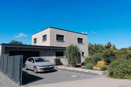 Modern wohnen in Gifhorn - EFH ( WP+PV) Garage +1800m² Wiese