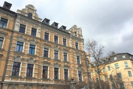 Schöne 2-Raum-Wohnung in einem Denkmalaltbau in Schloßchemnitz!