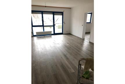 Biete 3ZKB Wohnung in Wemmetsweiler - Merchweiler
