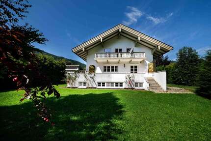 Haus zum Mieten in Bad Wiessee 3.700,00 € 285 m²