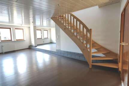 Haus zum Kaufen in Östringen-Odenheim 349.000,00 € 294 m²
