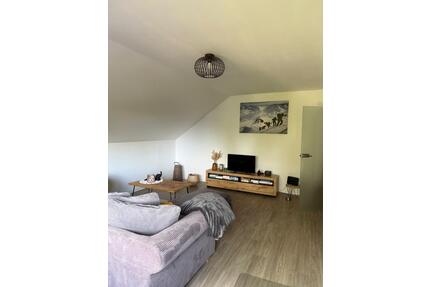 Gepflegte 2 ZKB Dachgeschosswohnung (80qm) mit EBK - Rennerod