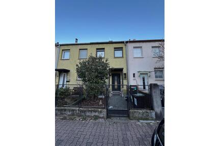 Modernisiertes Reihenmittelhaus mit Garten, ausgebautem DG - Frankfurt am Main West